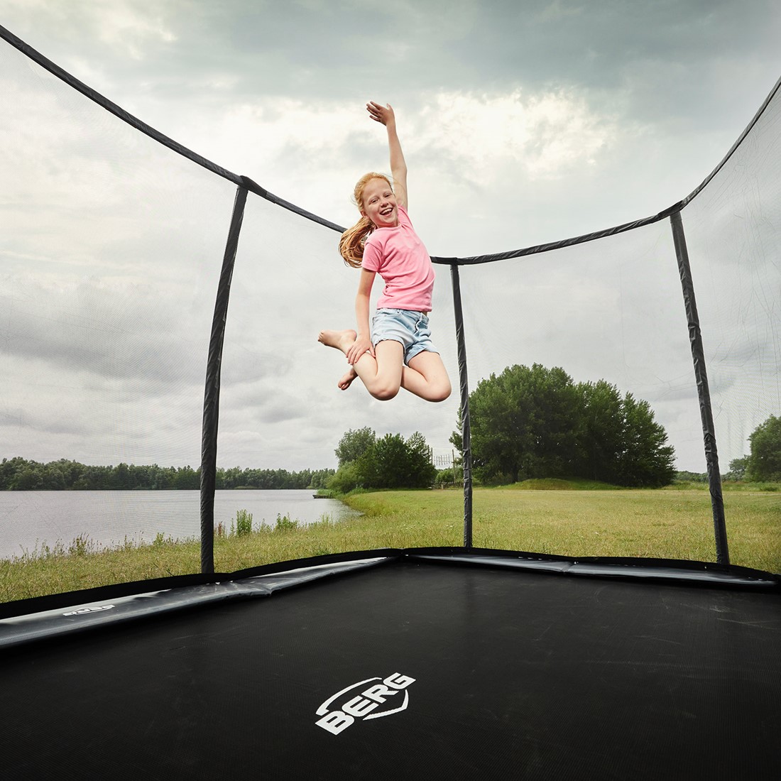 BERG flatground trampoline Ultim Champion, afm. 500 X 300 cm, veiligheidsnet DLX - bij Buitengoed