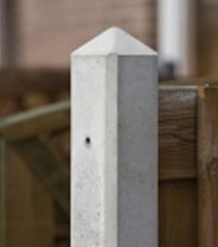 Kühlkamp beton tussenpaal/eindpaal diamantkop voor hout/betonschutting 10x10, lengte 275 cm, glad wit