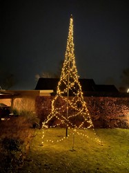 Distri-Cover smart kerstboom voor vlaggenmast - 6 meter – 880 Dual LED verlichting: warm wit & multicolour
