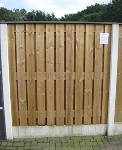 Hout-Betonschuttingen