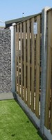 Hout beton schutting 24-planks om-en-om | 200 cm hoog | wit/grijs met bolkop | 10x10 | per 1,9 m-2